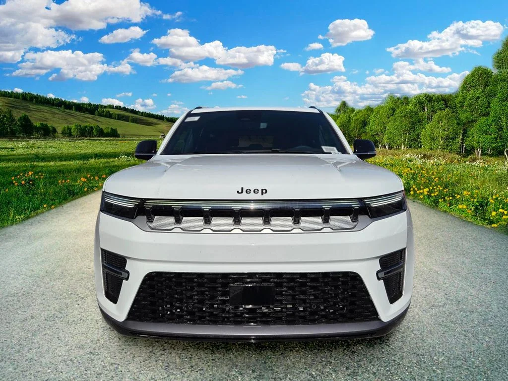 New 2026 Bright White Clear-Coat Exterior Paint Jeep  image 8