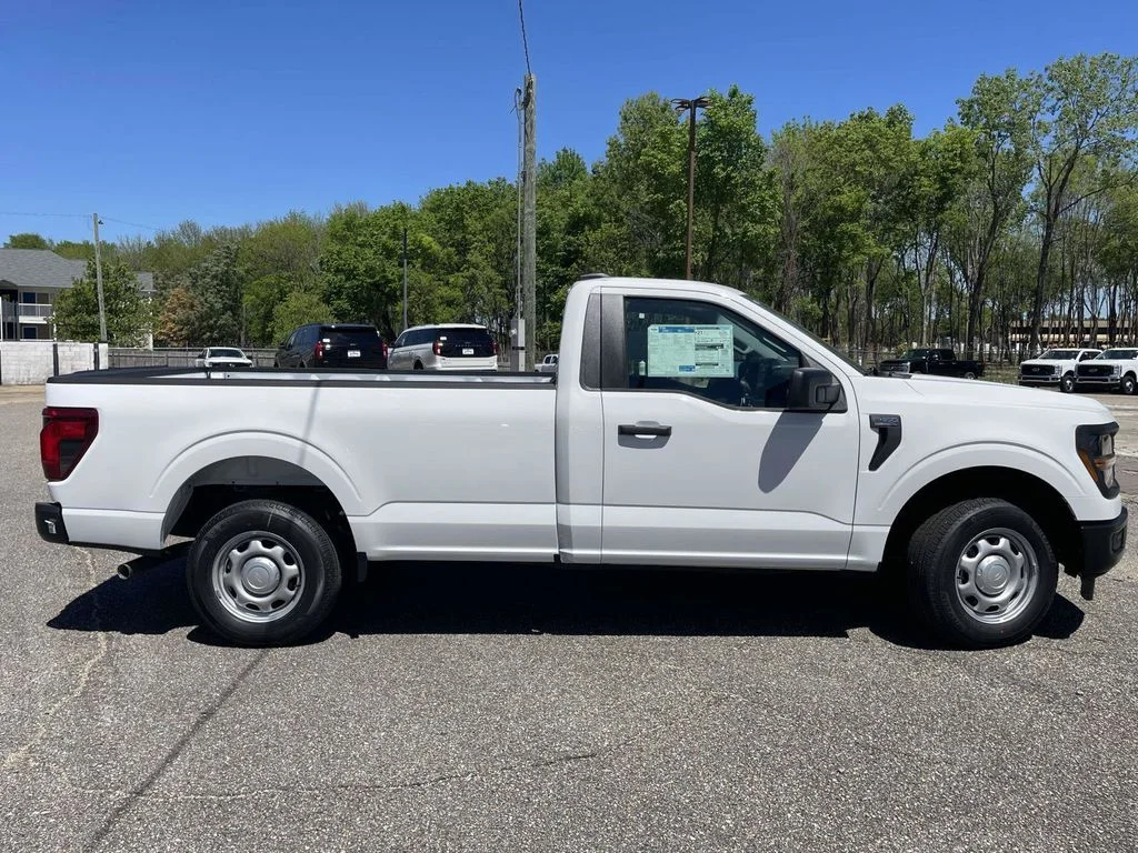 New 2026 Oxford White Ford XL image 2