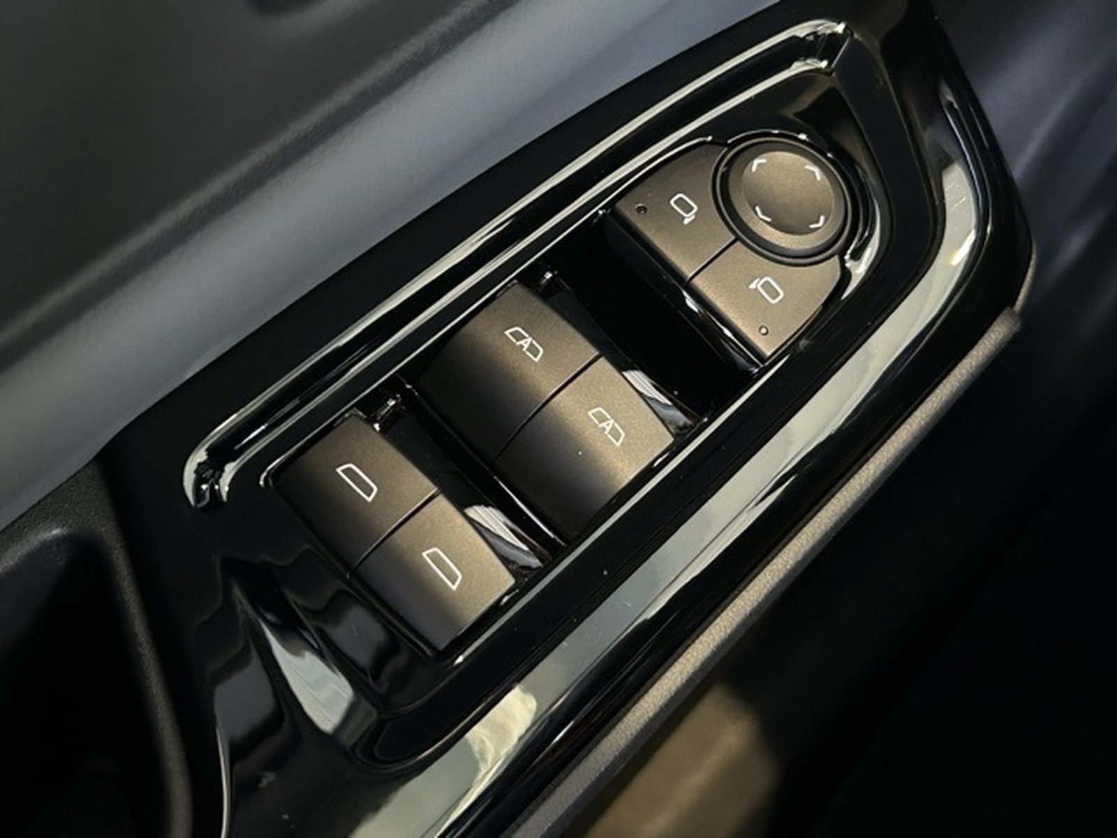 New 2026 Sonic Gray Pearl Honda Touring image 11