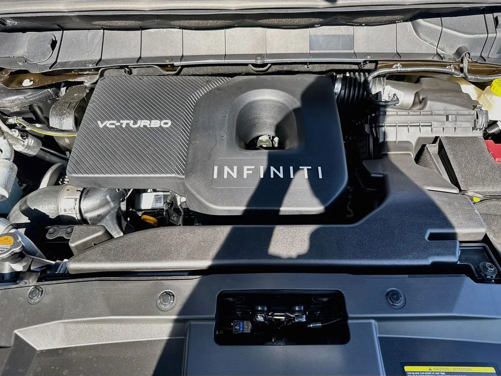 New 2027 MINERAL BLACK INFINITI Luxe FWD image 32