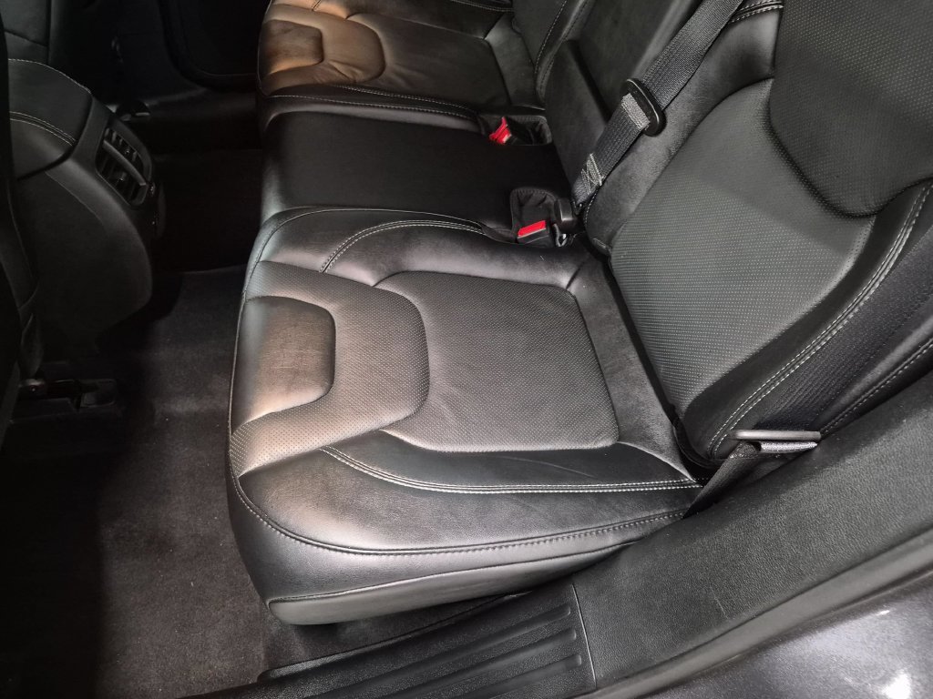 Used 2023 Gray Jeep Altitude image 24