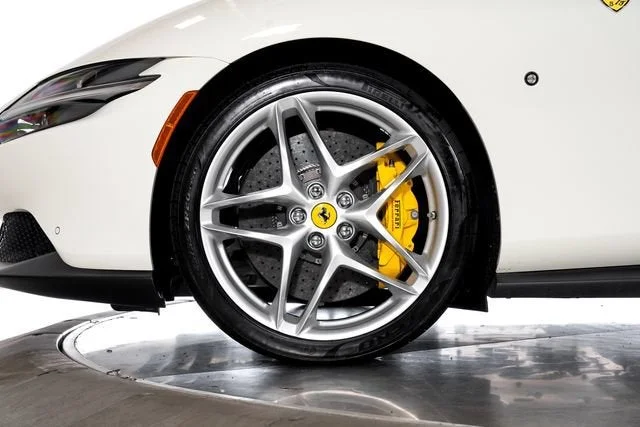 Used 2024 Bianco Avus Ferrari  image 18