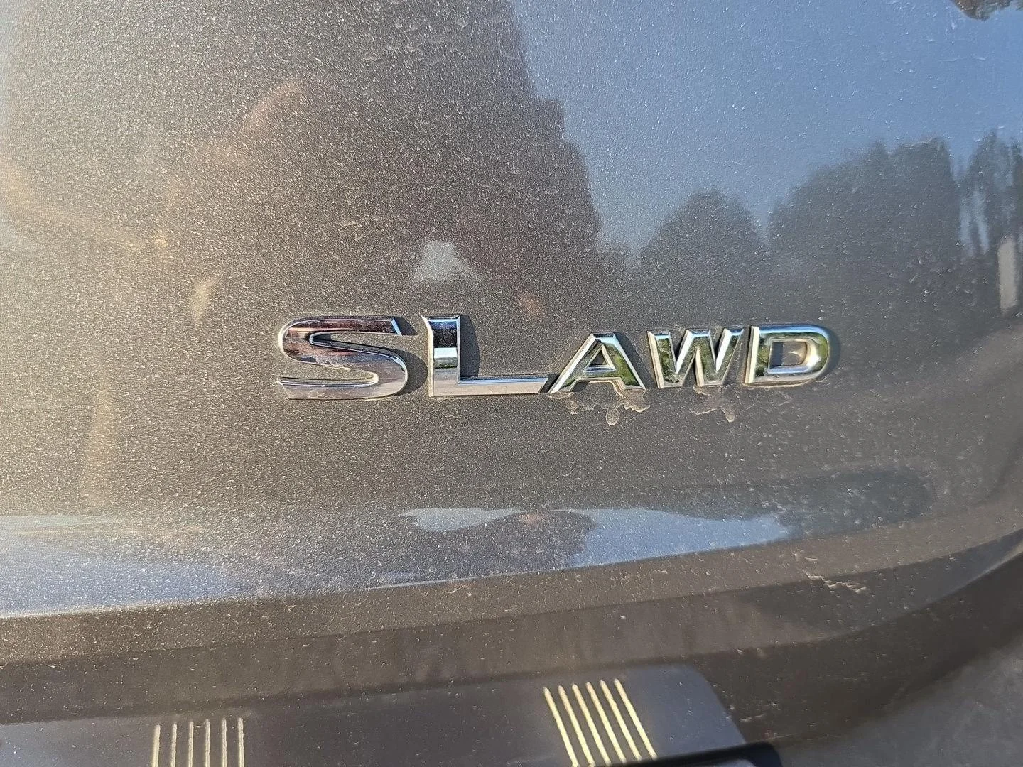 Used 2023 Gun Metallic Nissan SL image 5