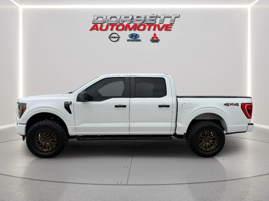 Used 2023 Oxford White Ford XLT image 9