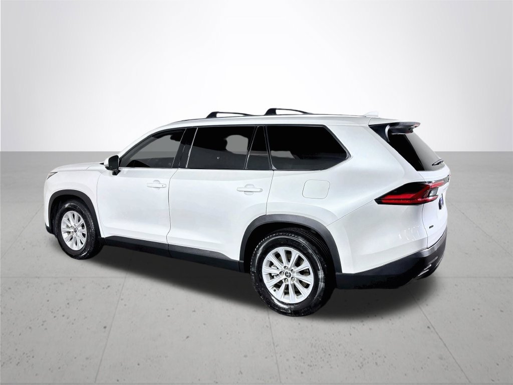 Used 2024 Pearl Toyota XLE image 8