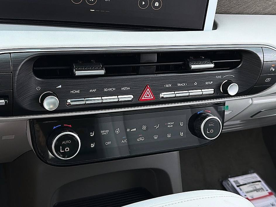 New 2027 Creamy White Pearl Hyundai Limited 8P image 26