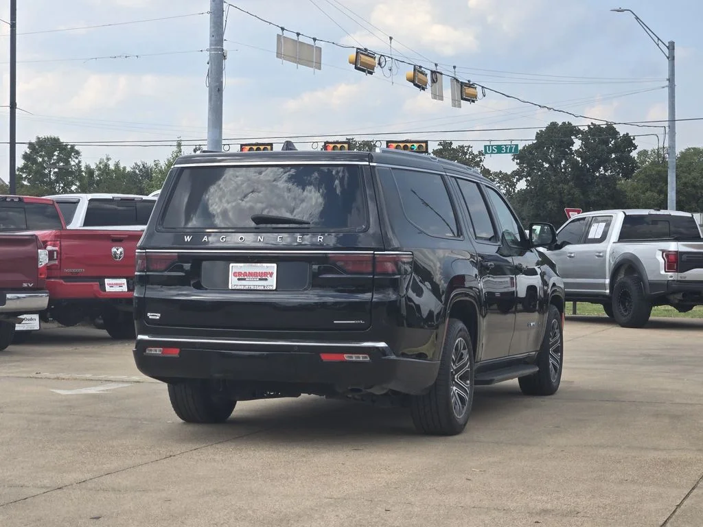 2023 Jeep Wagoneer L Series II - Photo 6