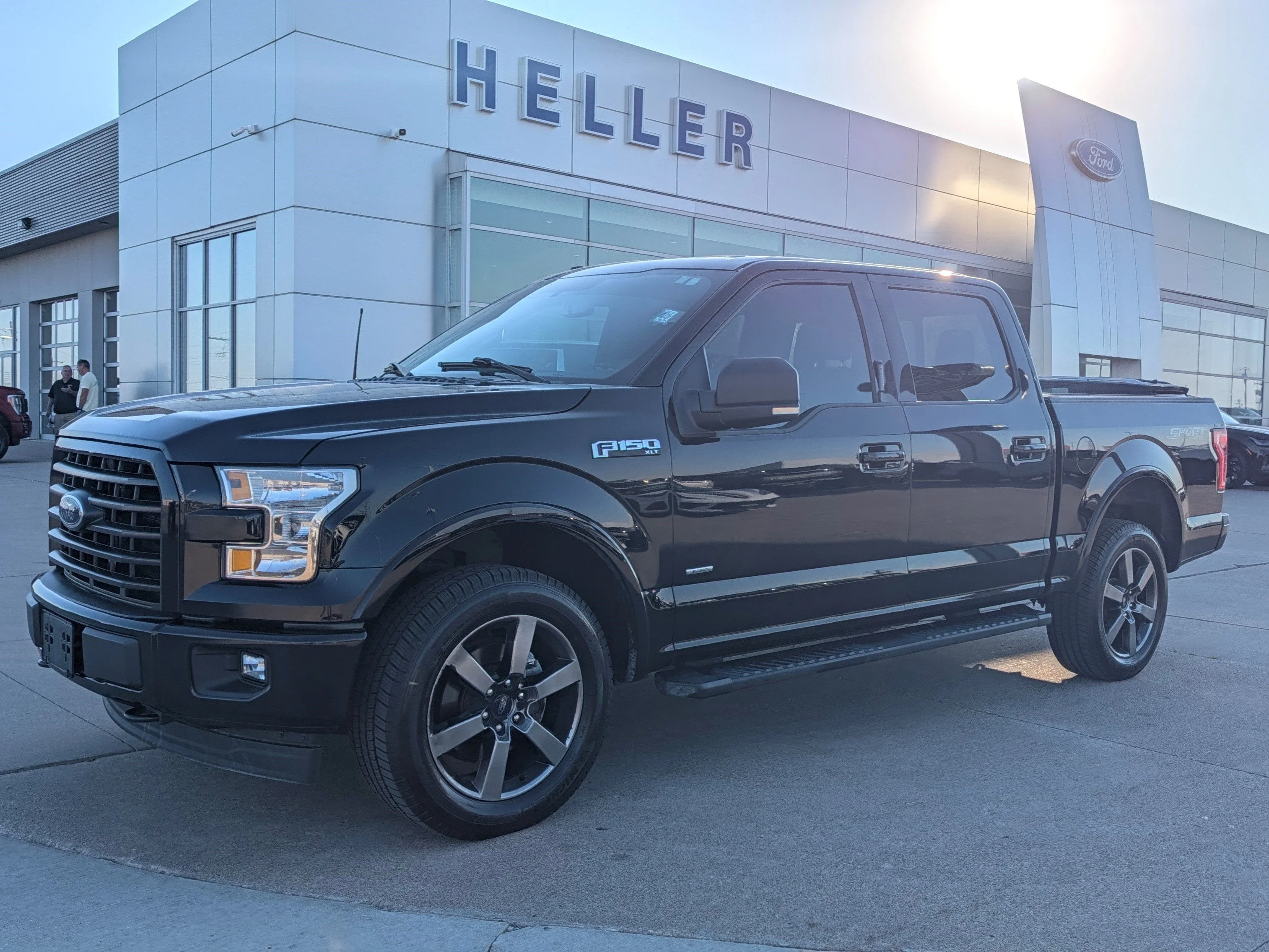 Used 2017 Shadow Black Ford XLT image 3