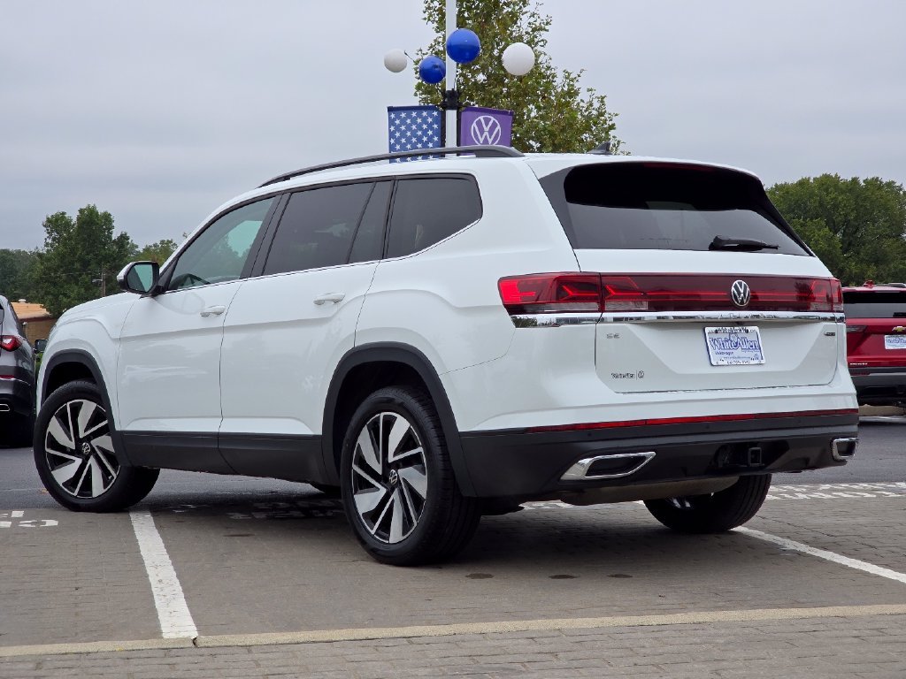 Used 2025  Volkswagen 2.0T SE w/Technology image 18