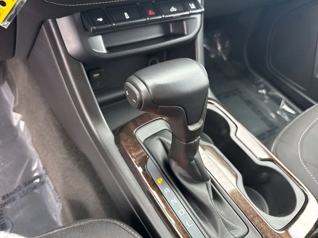 Used 2018 White GMC SLE1 image 14