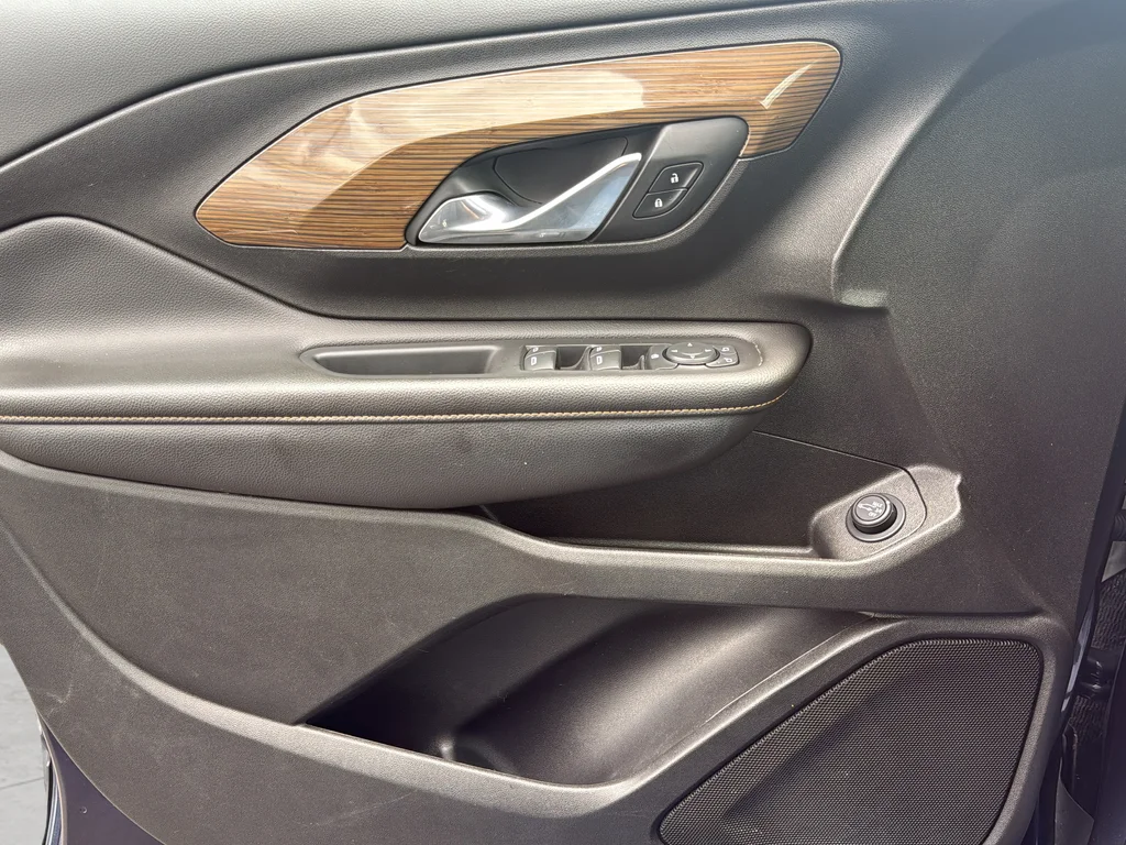 Used 2019 Blue GMC SLE image 28