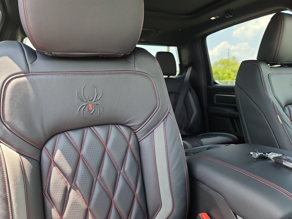 New 2026 Diamond Black Crystal Pearl-Coat Exterior Paint RAM Big Horn/Lone Star image 42