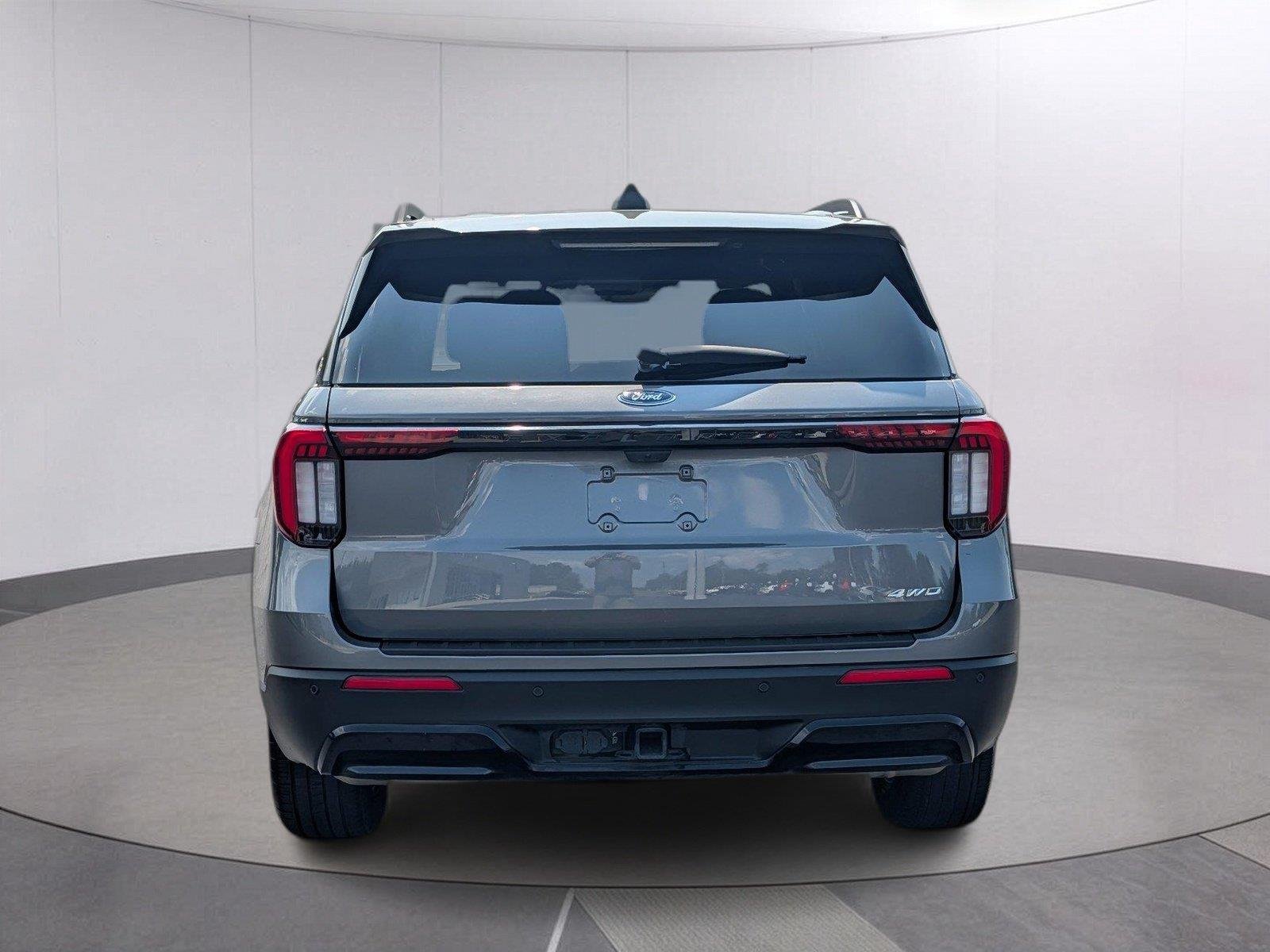 Used 2025 Carbonized Gray Ford ST-Line image 4