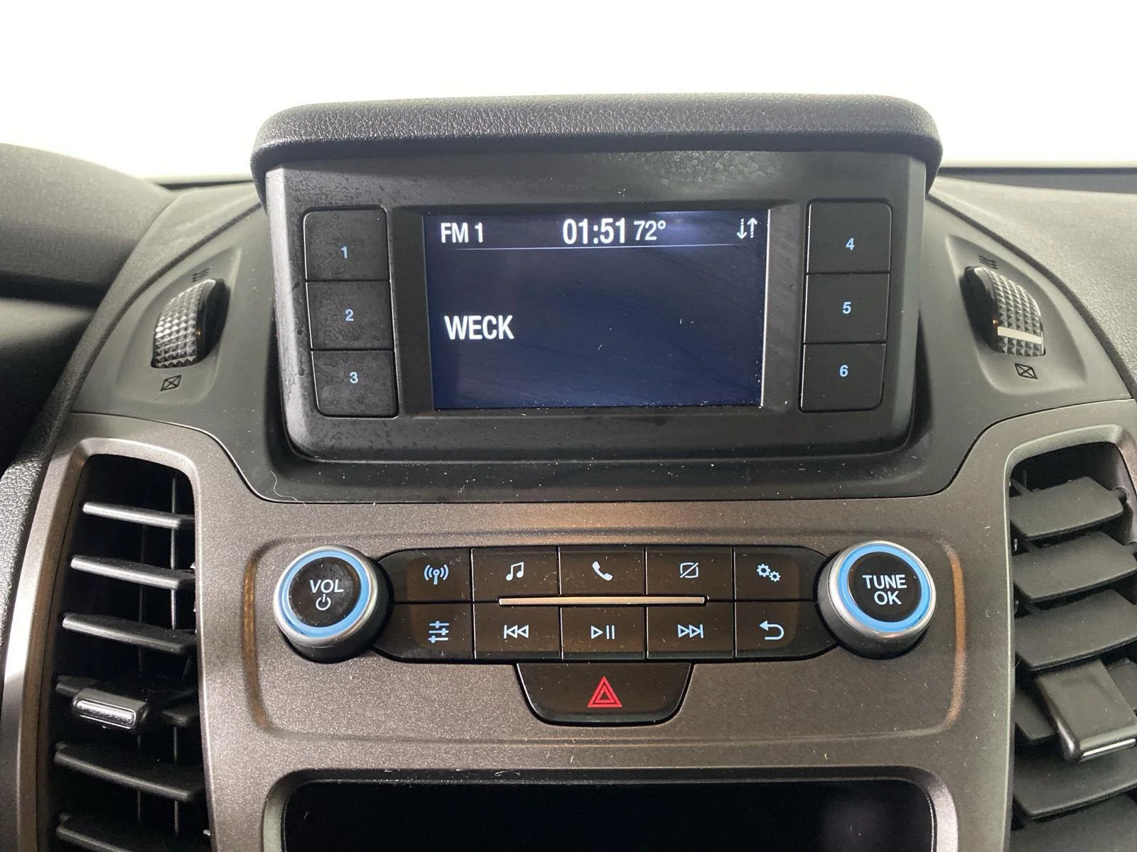 Used 2023 Frozen White Ford XL image 19