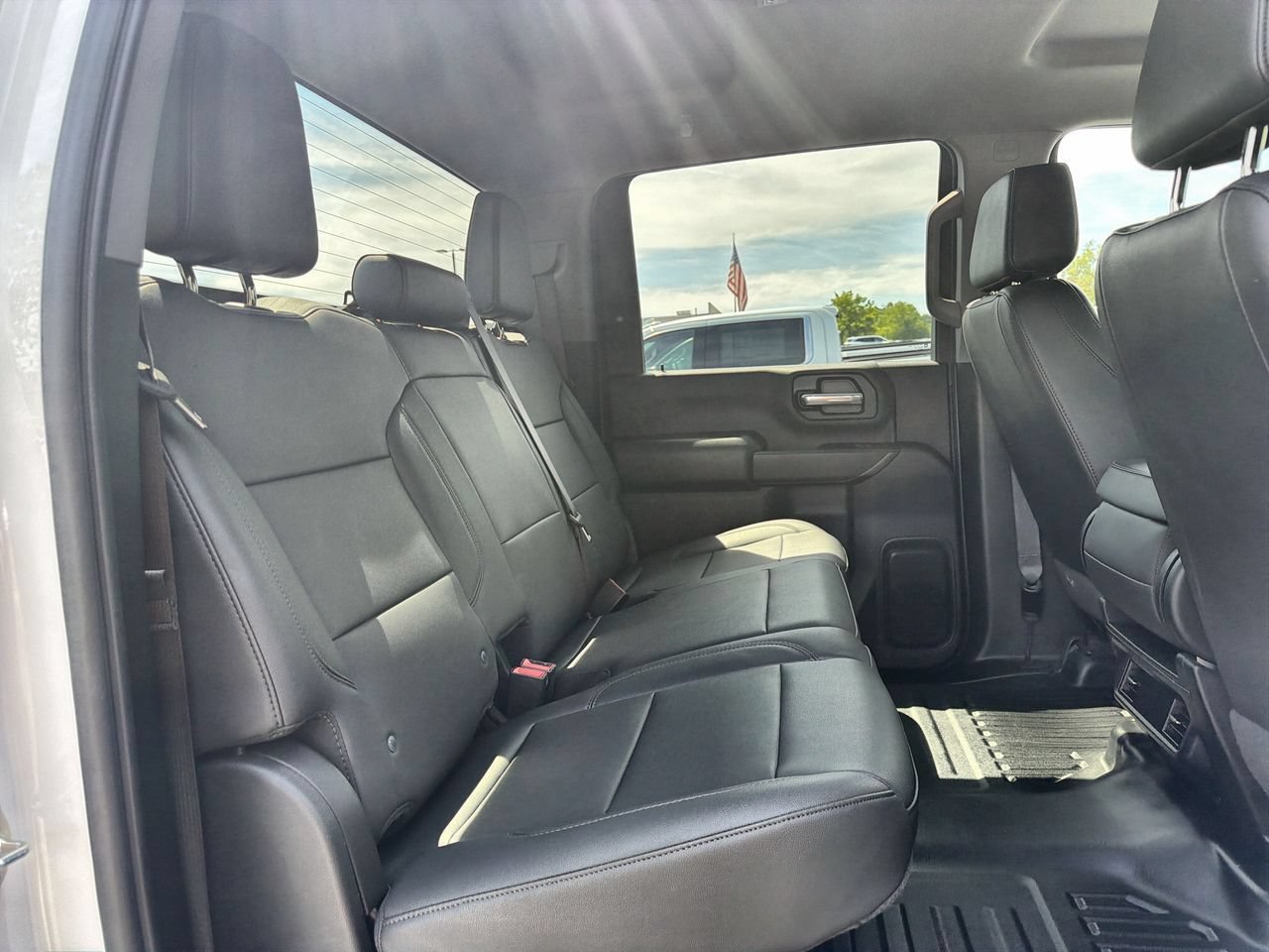 Used 2024 Summit White GMC Pro DRW image 22