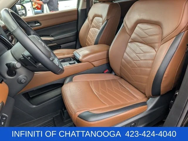 Used 2023 Black Nissan Platinum image 5
