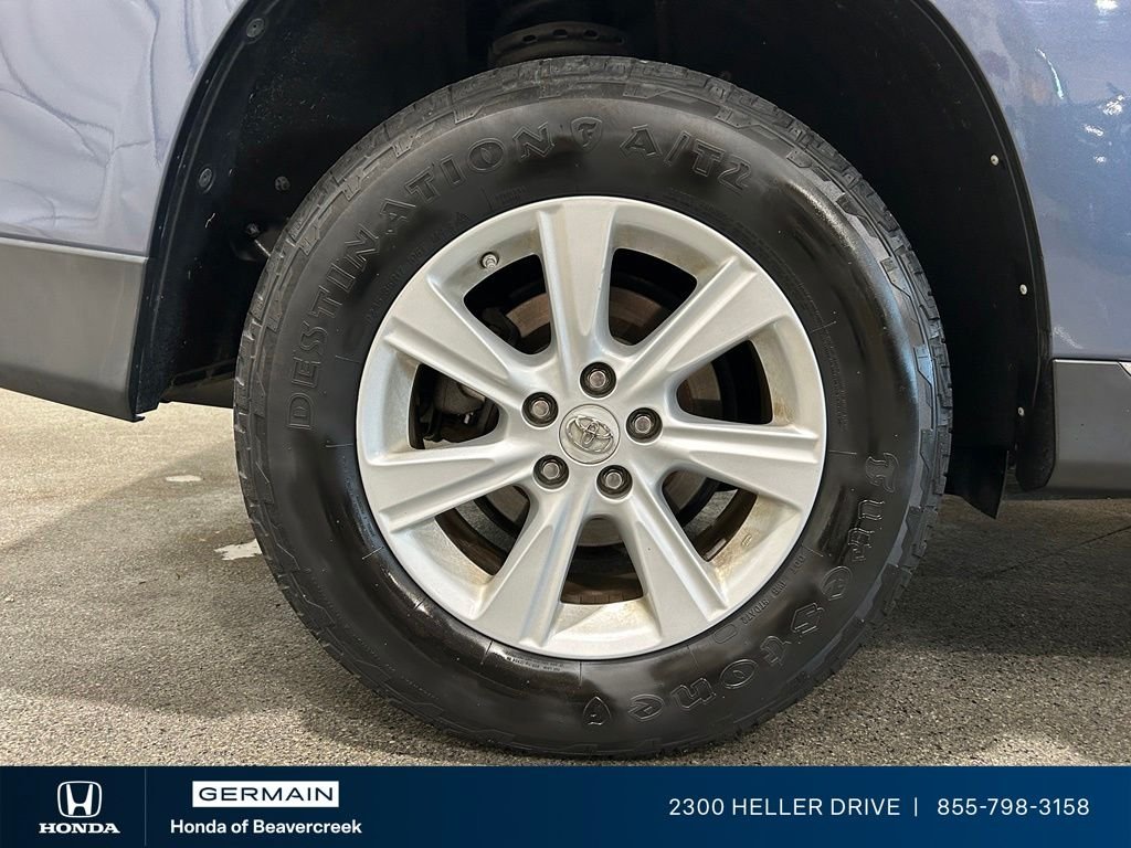Used 2012 Shoreline Mist Toyota SE image 10