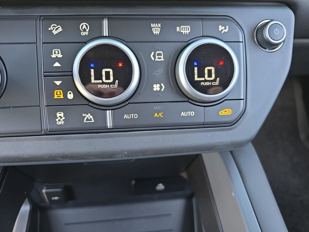 New 2026 Carpathian Grey Land Rover X-Dynamic SE image 26