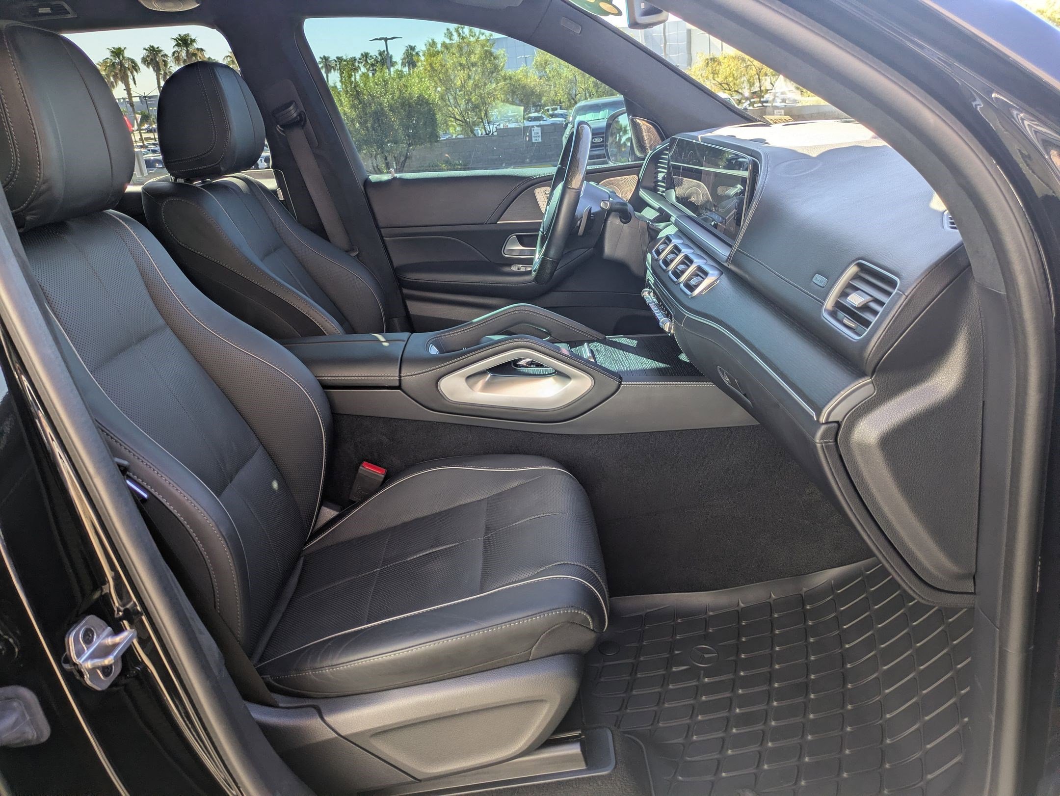 Certified Used 2023 Black Mercedes-Benz 4MATIC® image 31