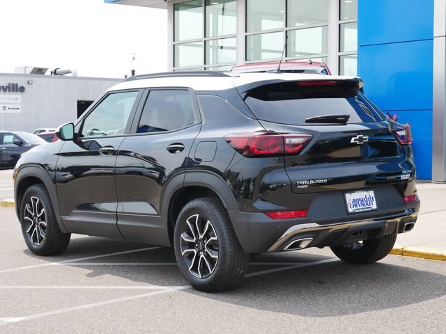 New 2026 Mosaic Black Metallic Chevrolet ACTIV image 4