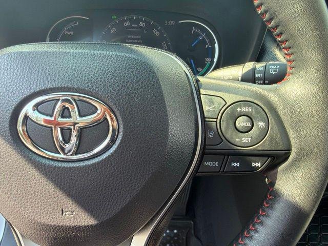 Certified Used 2023 SILVER SKY METALLIC Toyota  image 18