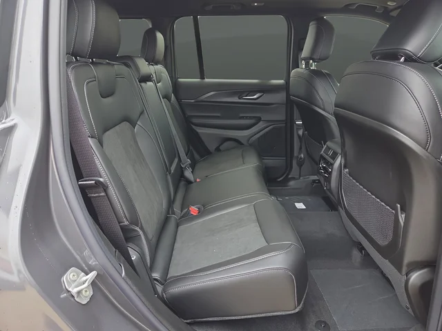 2025 Jeep Grand Cherokee Altitude - Photo 33