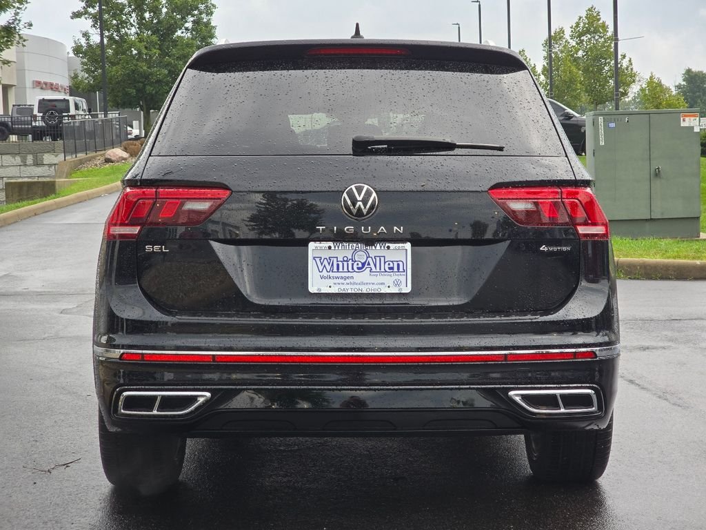 Used 2024 Black Volkswagen 2.0T SEL R-Line image 25