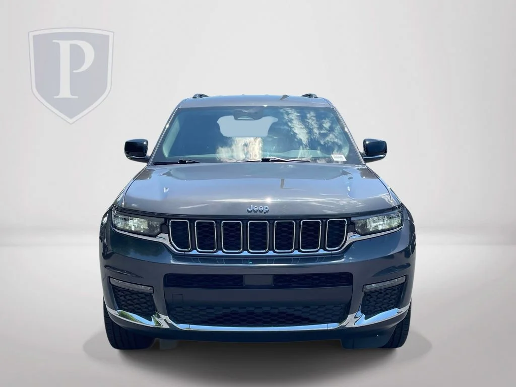 Used 2022 Gray Jeep Limited image 3