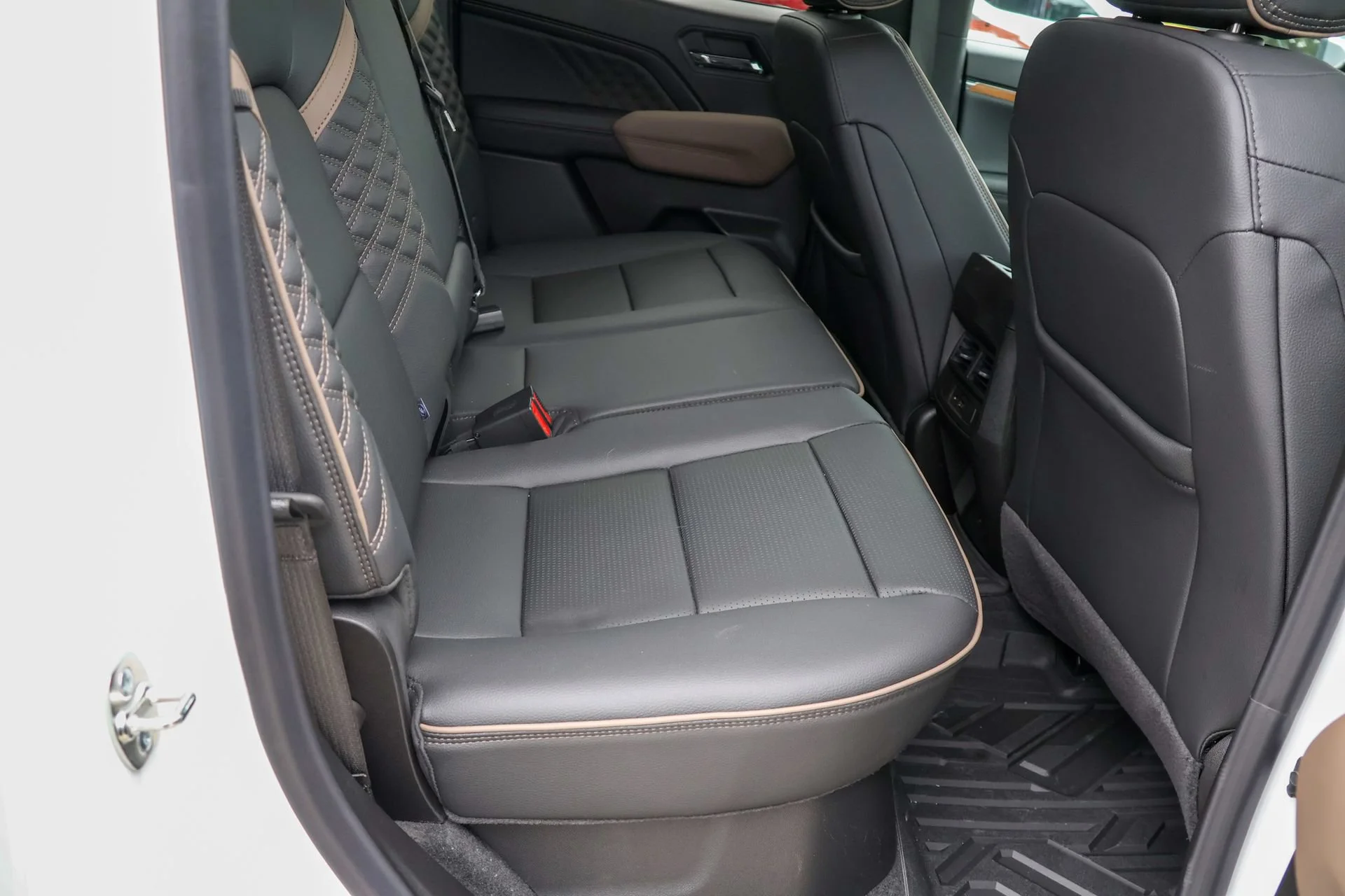 Used 2026 Summit White GMC Denali image 30
