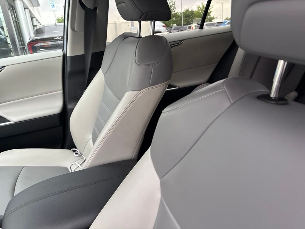 Used 2023 Silver Toyota XLE Premium image 23