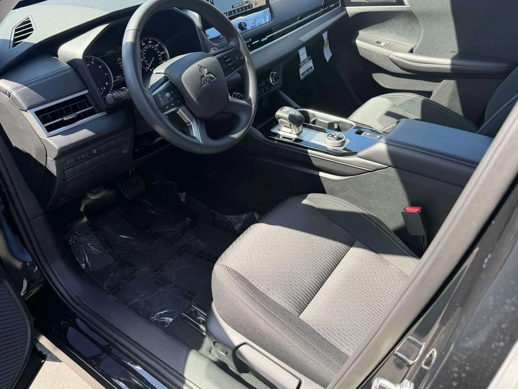 New 2026 Black Mitsubishi ES image 27
