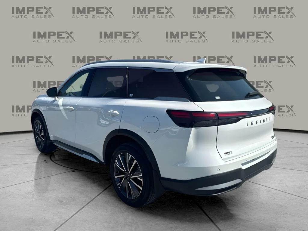 Used 2026 White INFINITI LUXE image 3