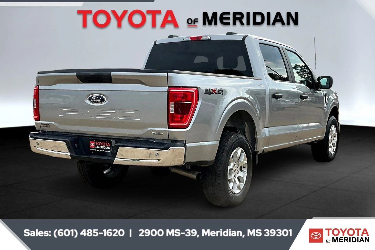 Used 2023 Iconic Silver Ford XLT image 11