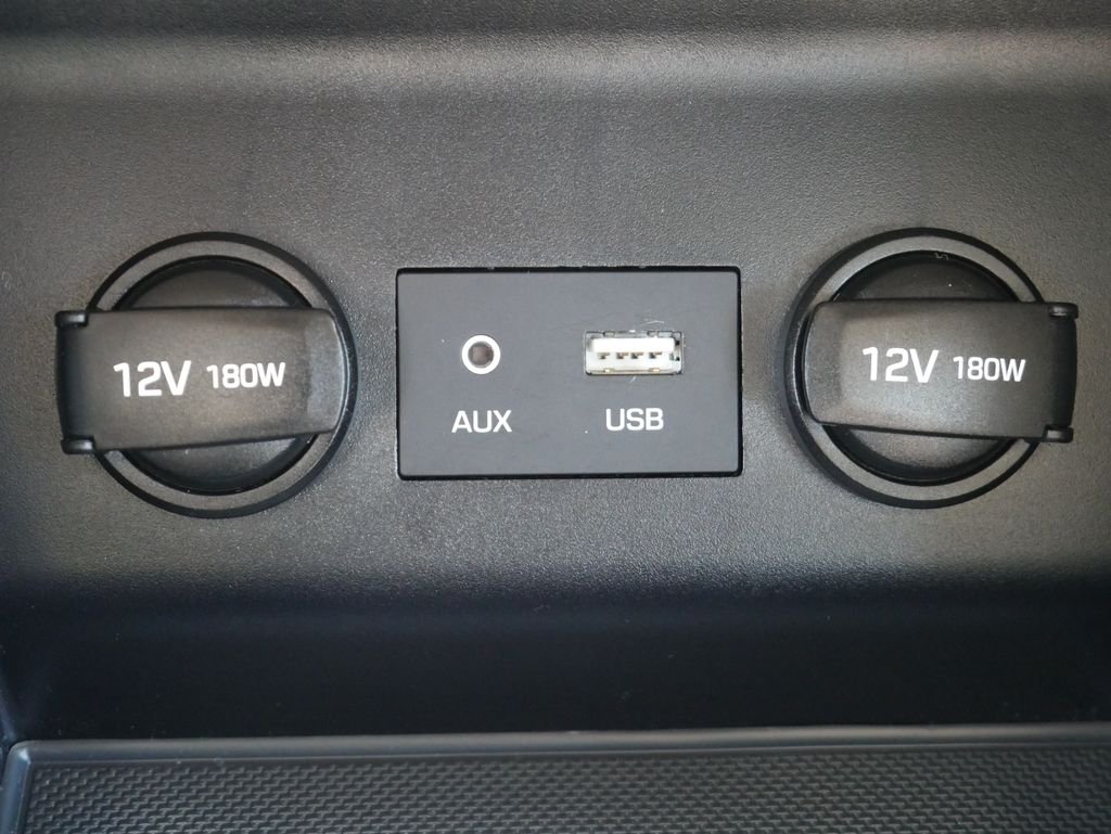 Used 2019 Red Hyundai SE image 20