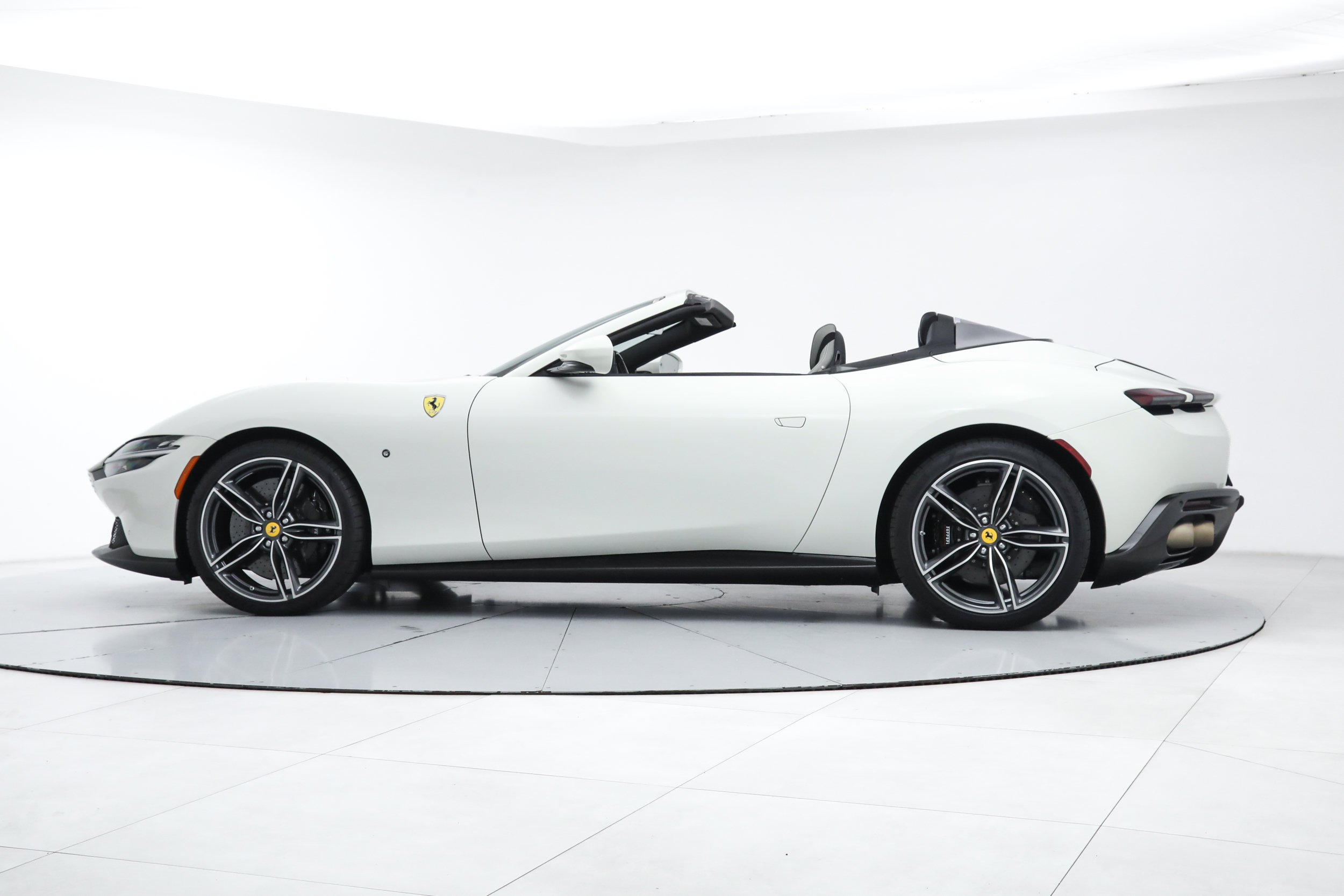 Used 2024 White Ferrari  image 4