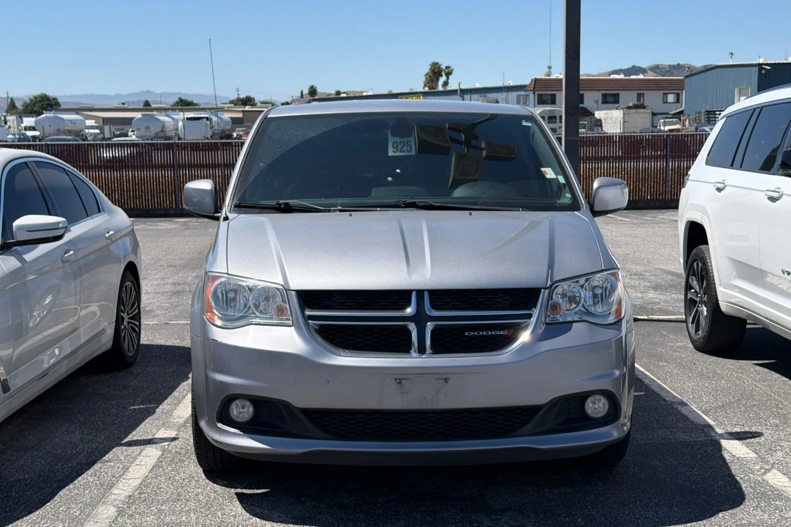 Used 2019 Silver Dodge SXT image 3