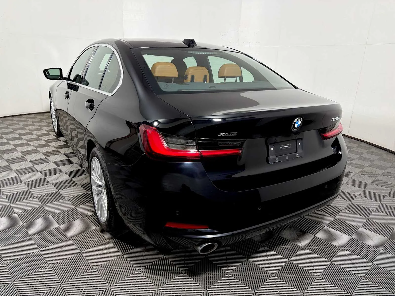 2024 BMW 3 Series 330i - Photo 5