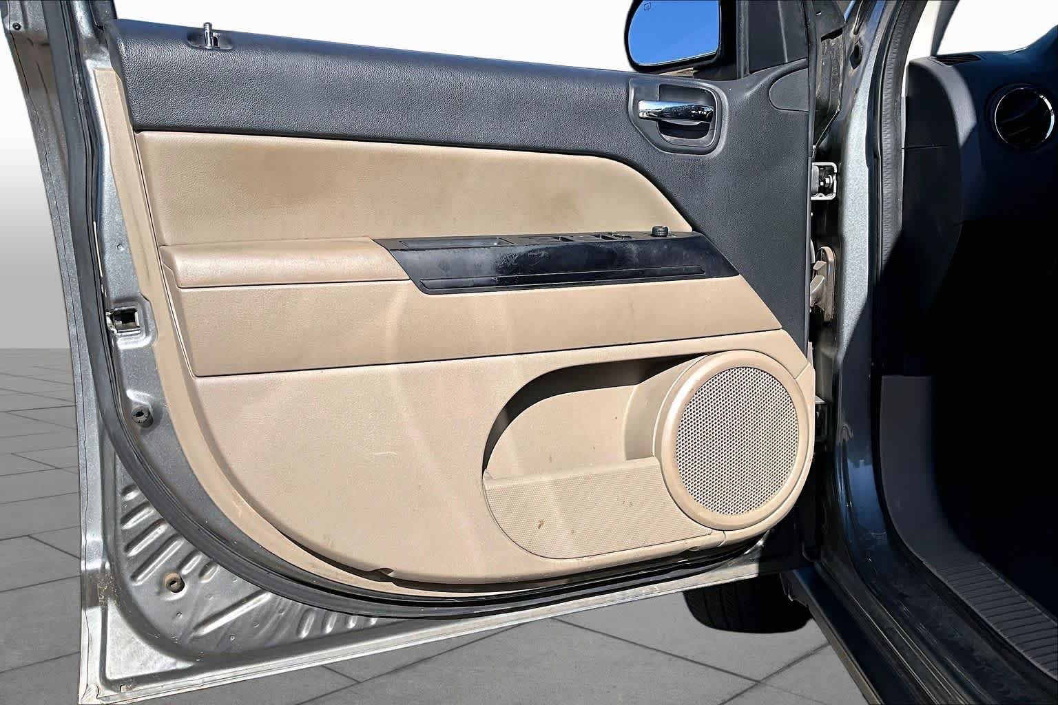 Used 2011 Brilliant Black Crystal Pearl Jeep Latitude image 23