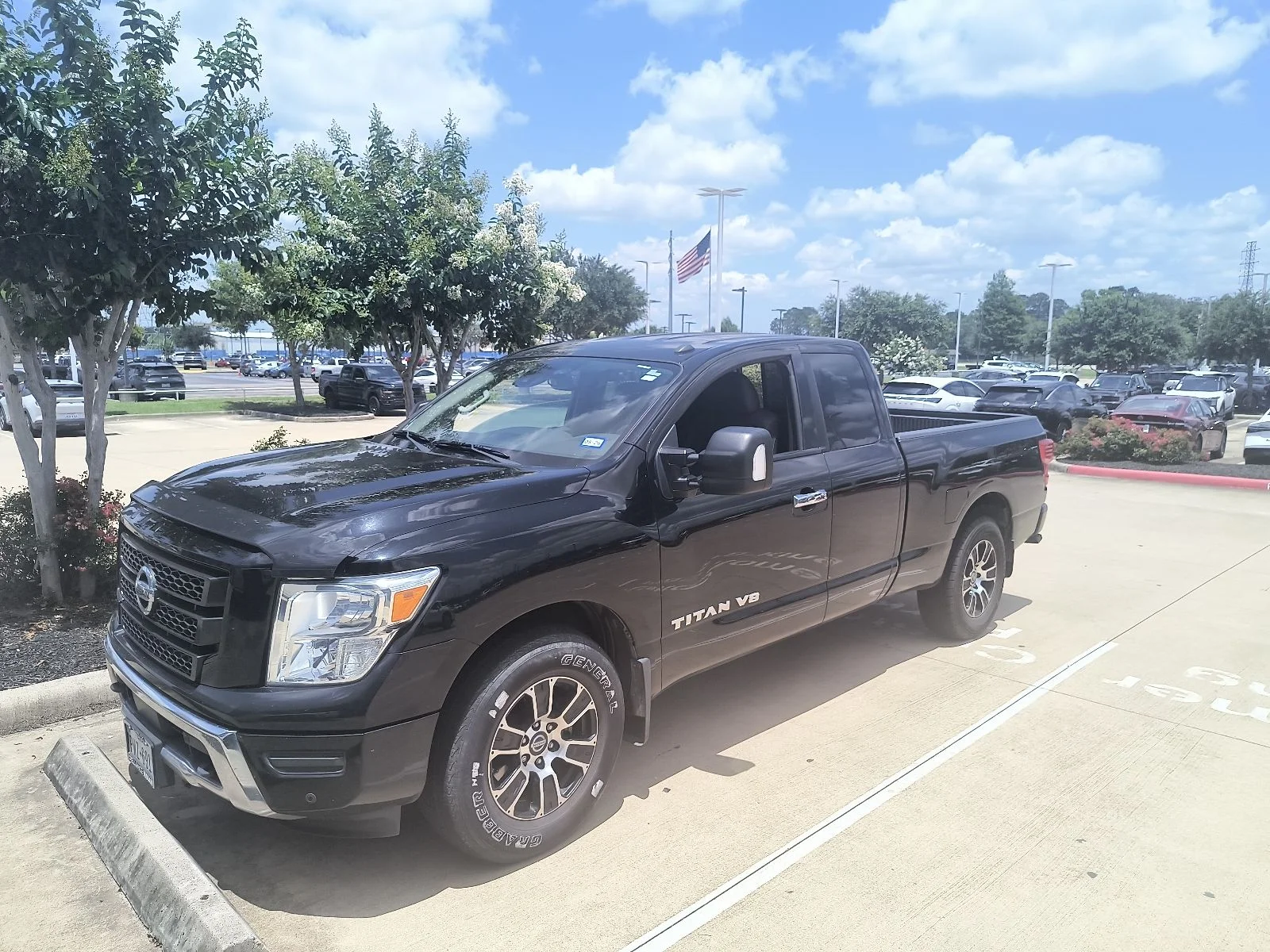2020 Nissan Titan SV 4X2 King Cab's photo