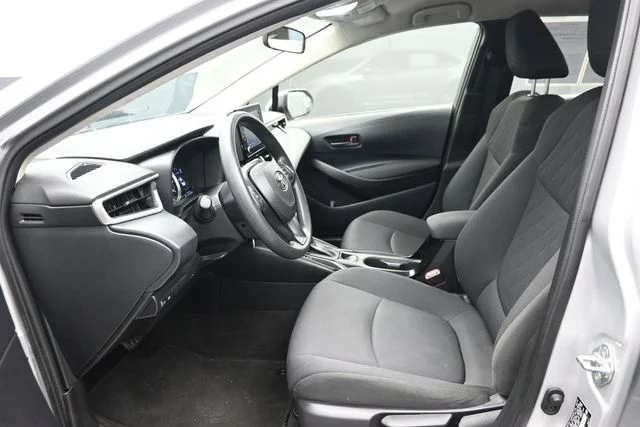 Used 2022 Silver Toyota LE image 6