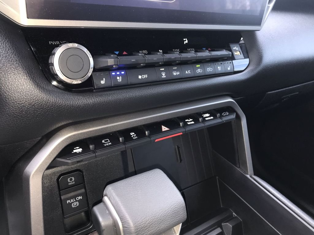Used 2025  Toyota Limited image 18