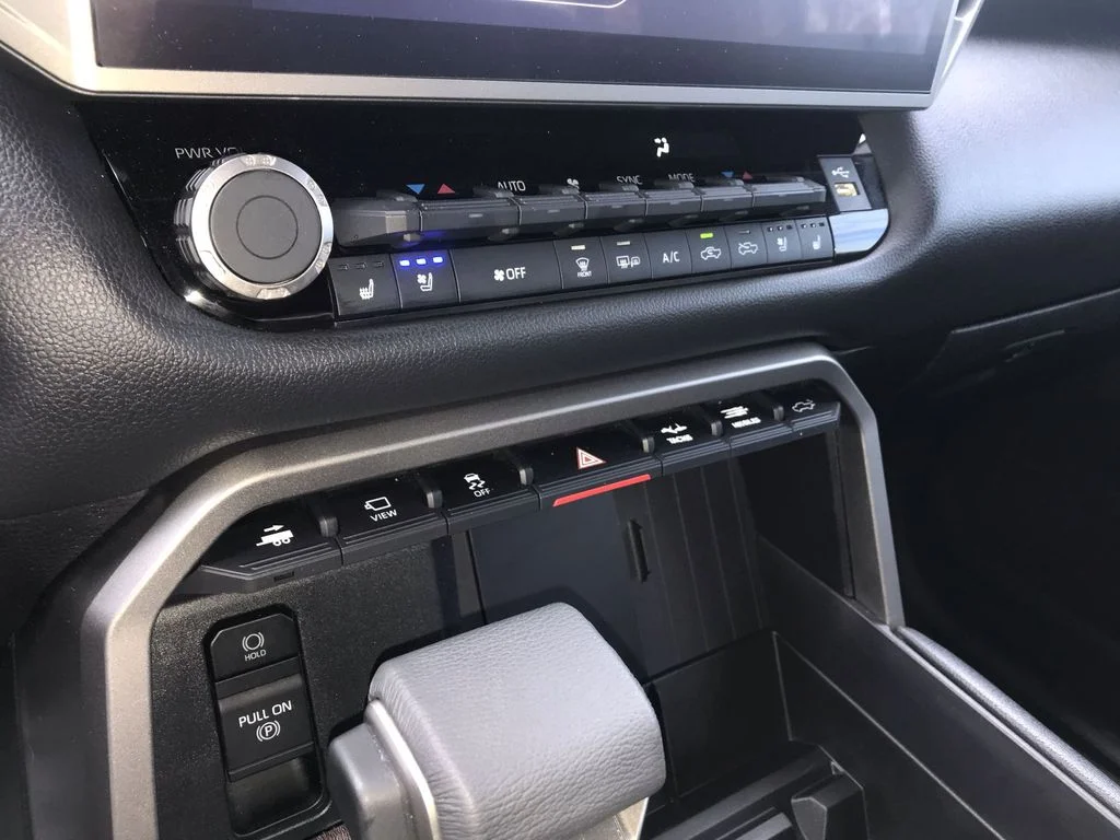 Used 2025  Toyota Limited image 18