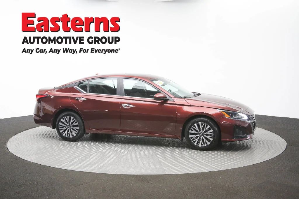 Used 2023 Red Nissan 2.5 SV image 50