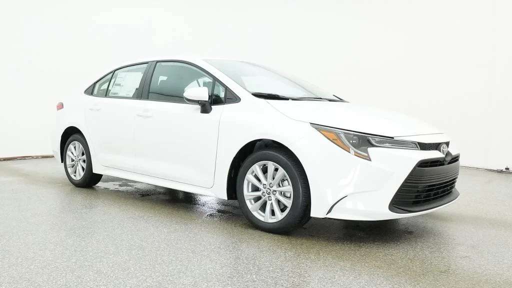 New 2026 Ice Cap Toyota LE image 9