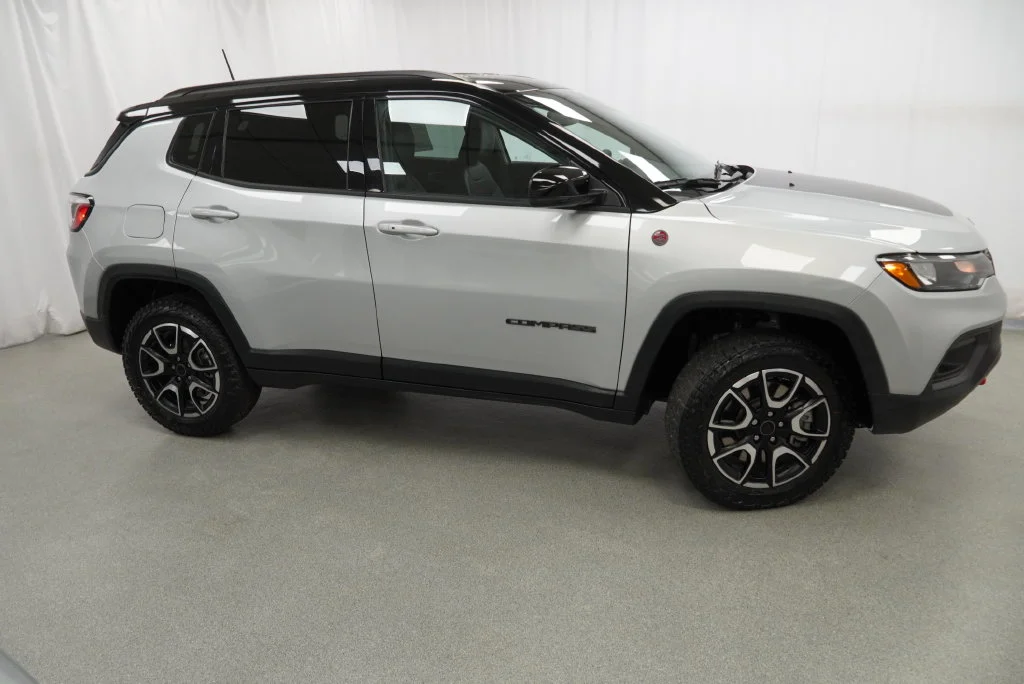 Certified Used 2025 Silver Jeep Trailhawk image 20