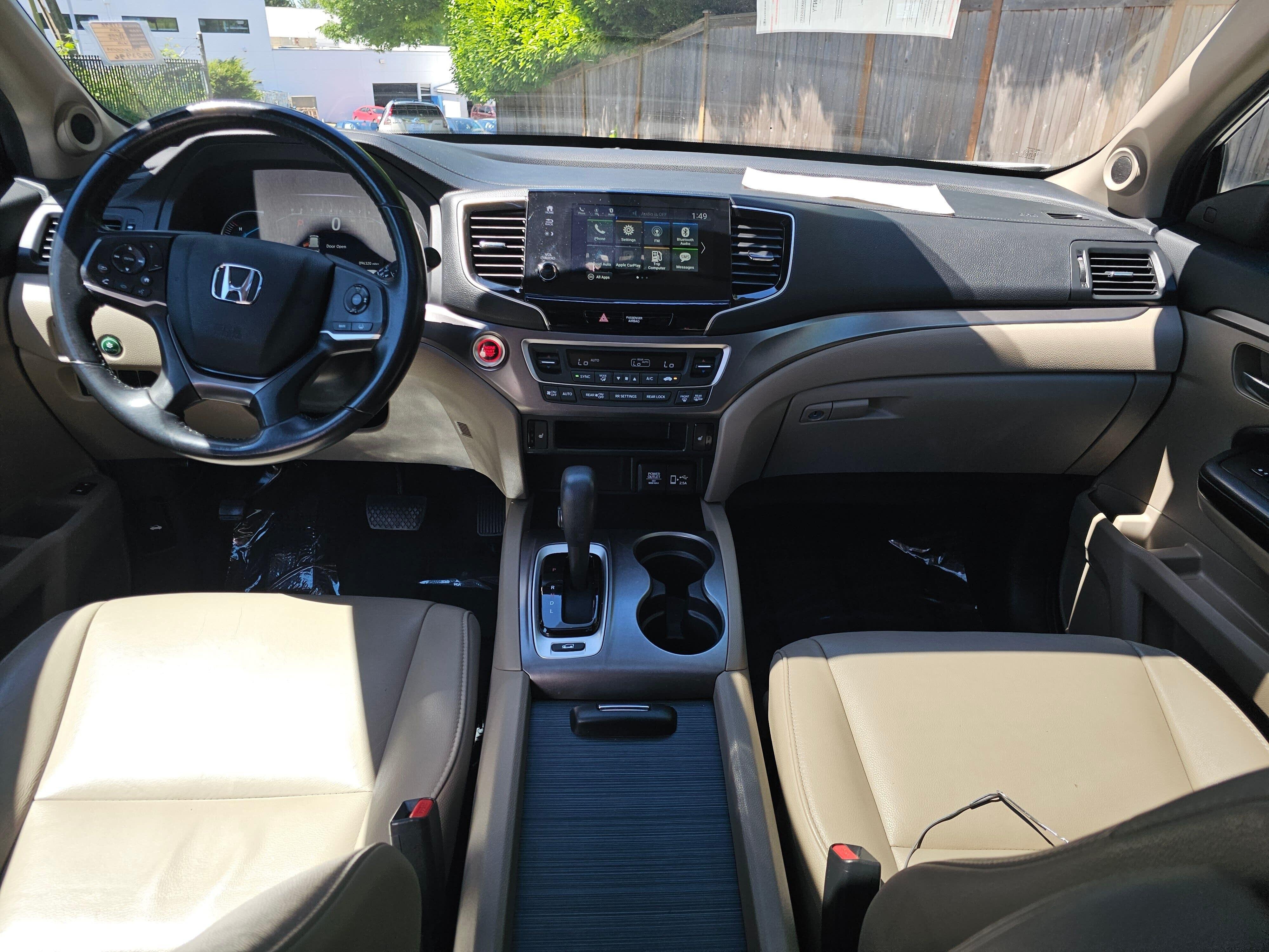 Used 2019 White Diamond Pearl Honda EX-L image 23