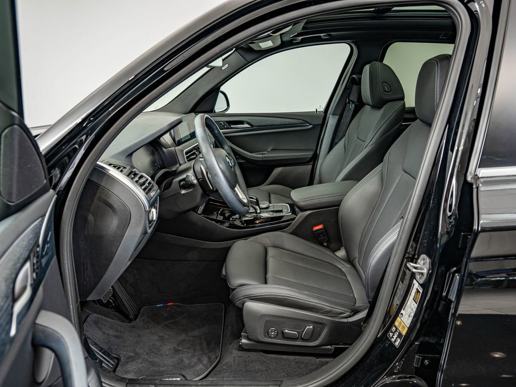 Used 2024 Jet Black BMW xDrive30i image 31