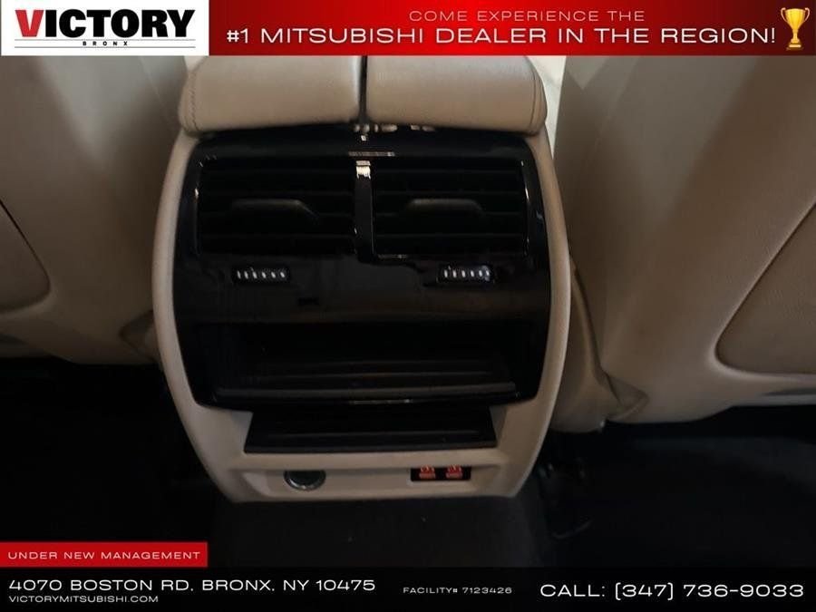 Used 2022 White BMW 530e iPerformance image 19