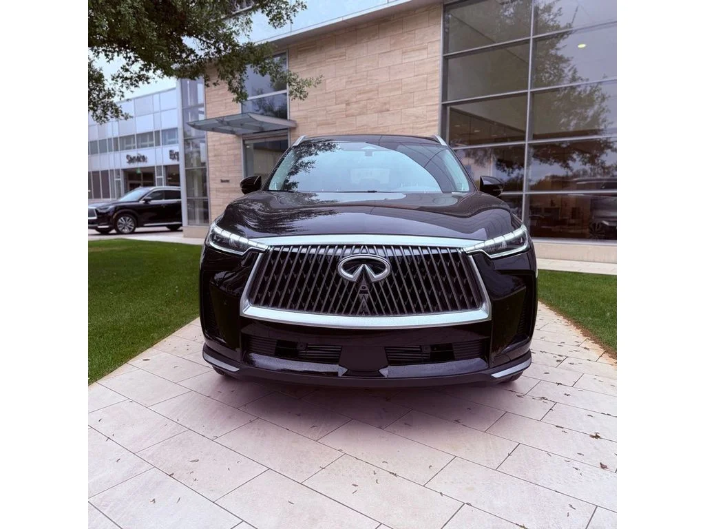 New 2026 Mineral Black INFINITI Luxe FWD image 31