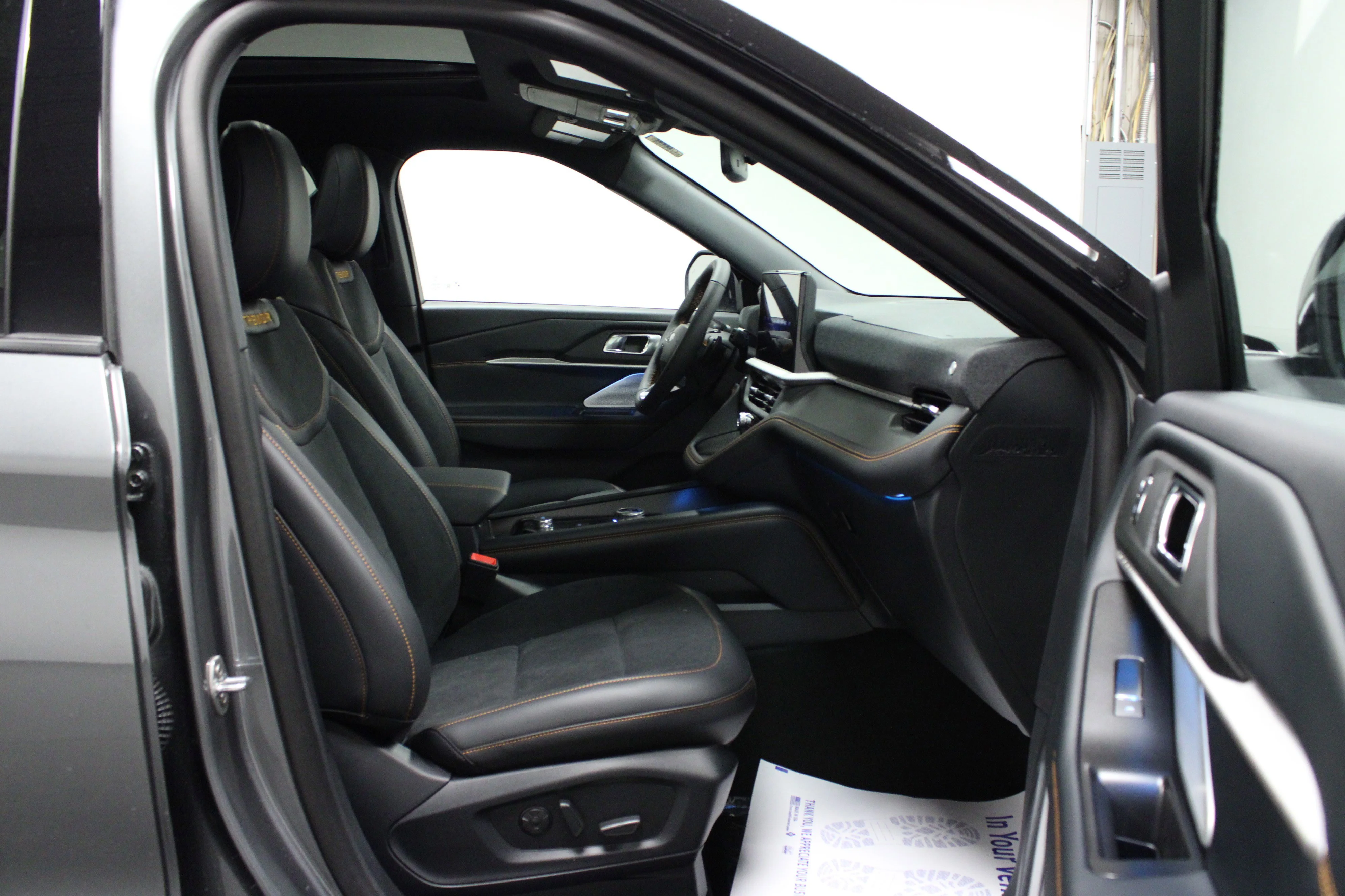 New 2026 Carbonized Gray Metallic Ford Tremor® image 17